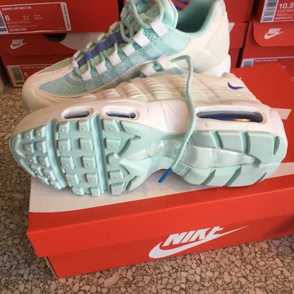 NIKE AIR MAX 95 - Picture 2 of 6